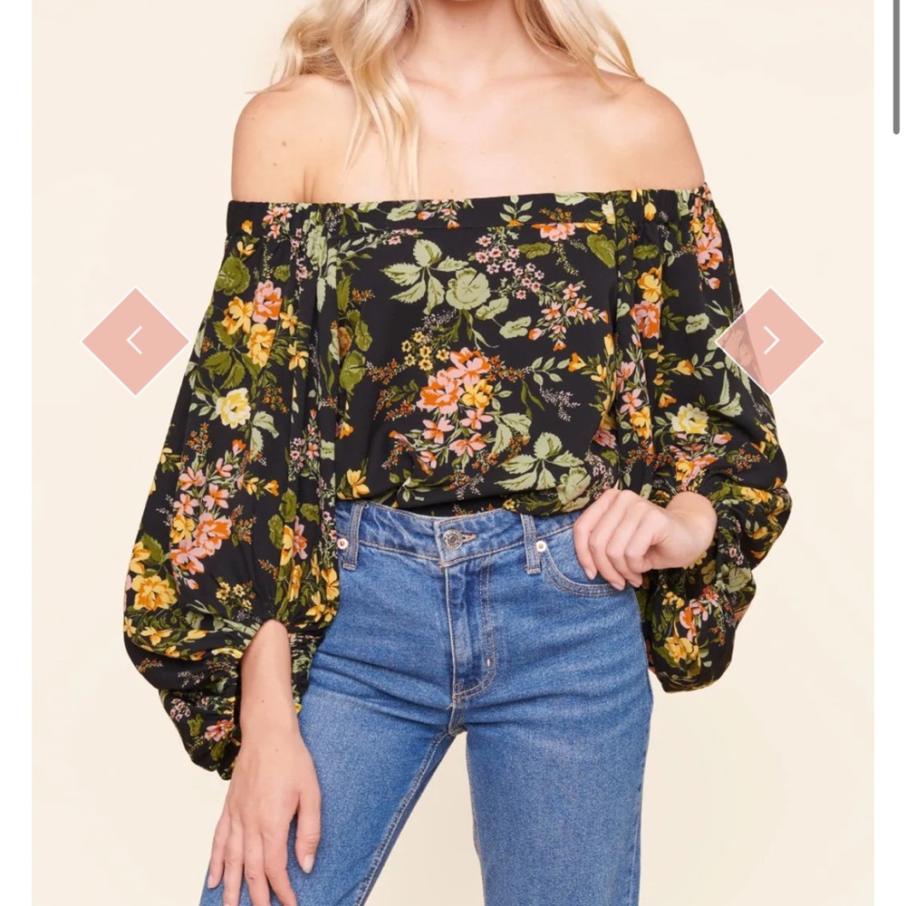 Sugar Lips Night Bloom Off the Shoulder Balloon Sleeve Top. Medium but runs big!